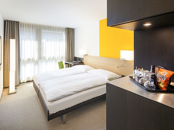 Produktbild Smartbox 2-tägiger Ausflug in trauter Zweisamkeit in Zürich in einem modernen 4-Sterne-Hotel mit Sauna und Fi (2 Pers.)