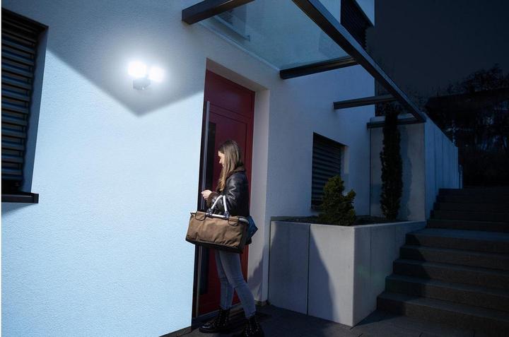 Produktbild Brennenstuhl Connect LED WiFi Strahler mit -Bewegungsmelder WFD 3051 P 4300lm, PIR, IP54 (4300 lm, IP54)