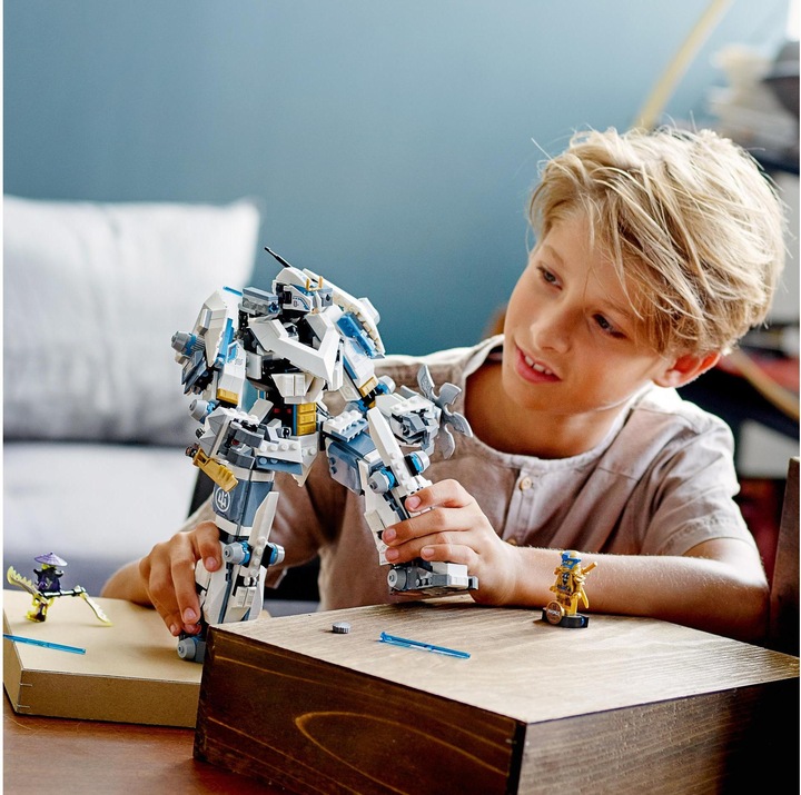Actual product image LEGO Zane's Titan Mech (71738, LEGO Ninjago)