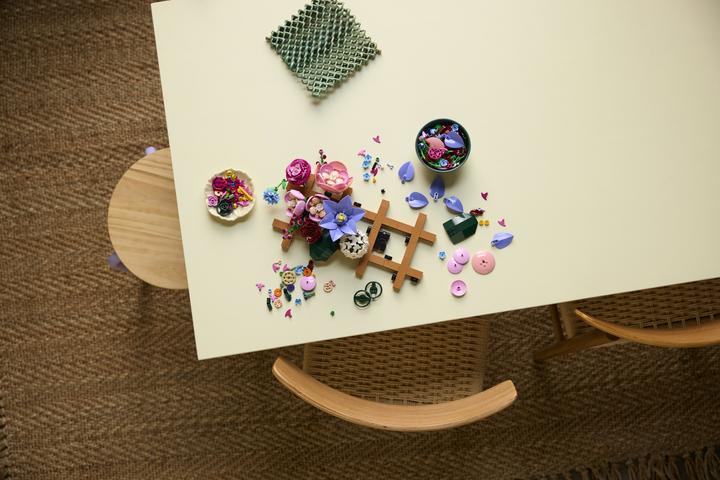 Actual product image LEGO Blumen an der Wand (LEGO Botanicals)