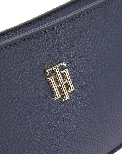 Actual product image Tommy Hilfiger Shoulder Bag TH Element Crossover Corporate PF22