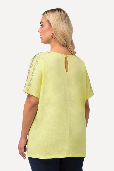 Image du produit Ulla Popken T-shirt avec broderies et épaules smockées, col rond et manches courtes (62)