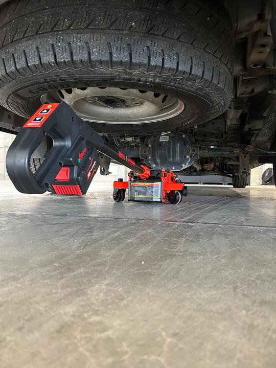 Actual product image KS Tools Hydraulischer Wagenheber 3 t Arbeitshöhe: 86 - 615 mm