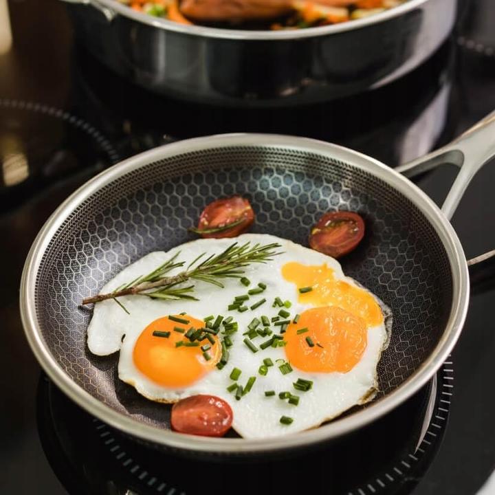 Actual product image Kohersen Patelnia z pokrywką Black Cube 20cm (Frying pan, Aluminium, Stainless steel, 20 x 10 cm)