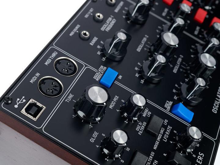 Produktbild Behringer Model D