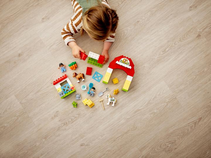 Actual product image LEGO Horse stable and pony care (10951)