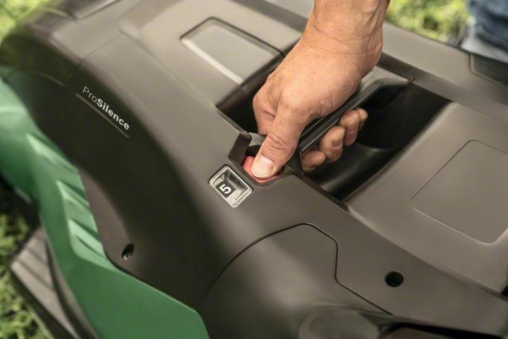Image du produit Bosch Home & Garden Universal Rotak 550 (Fonctionnement sur secteur)
