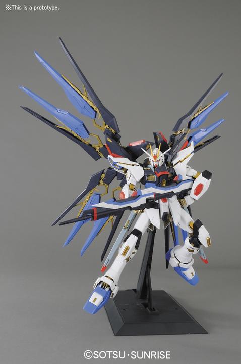 Actual product image Bandai Gundam - Strike Freedom Gundam Perfect Grade