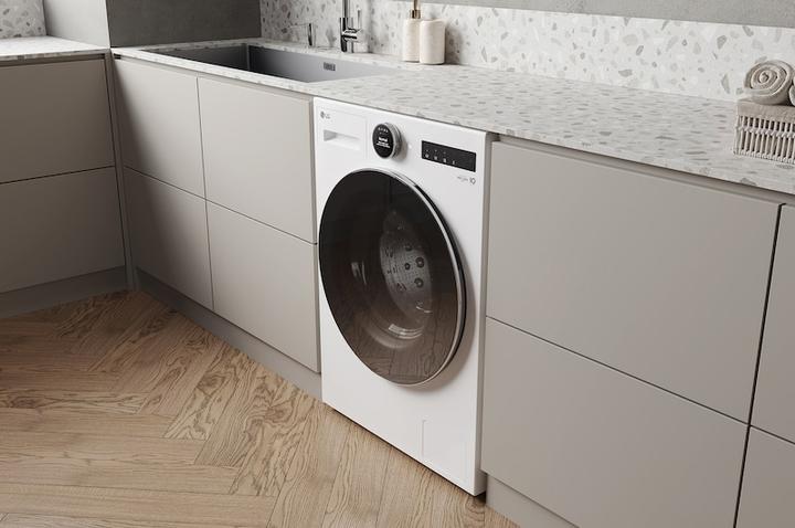 Actual product image LG F4WX9092 (9 kg, Left)