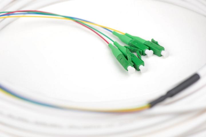 Actual product image Digitus FTTH drop cable, singlemode, 4 cores, LC/APC G.657.A2, 30m (30 m)