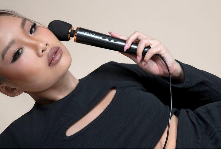 Produktbild Le Wand Powerful Petite Plug-In Vibrating Massager