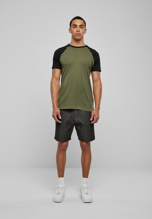 Actual product image Urban Classics Raglan Contrast Tee (4XL)