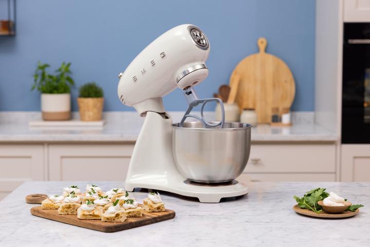 Actual product image Smeg 50's Retro Style Full Colour (1000 W, 4.80 l)