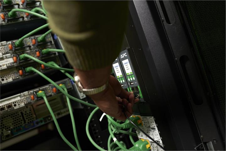 Actual product image APC NS Rack PDU Adv SWD 7.4kW 1PH 230V 32A