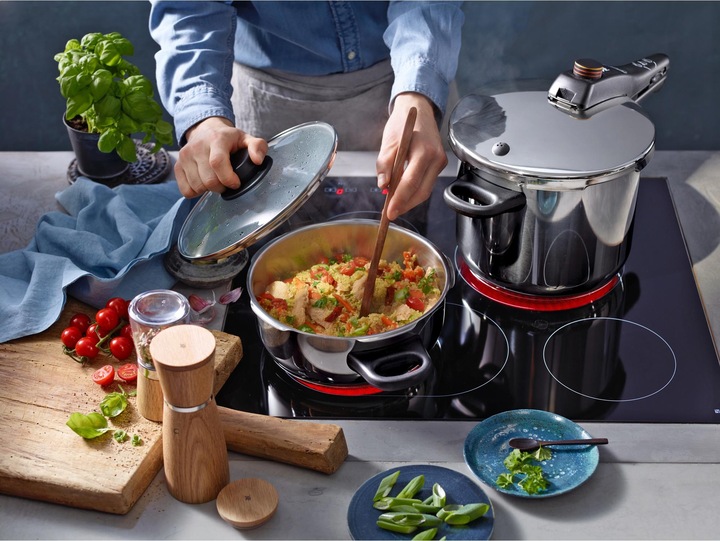 Produktbild WMF Dampfkochtopf Schnellkochtopf 4,5l Perfect Induktion Edelstahl 18/10 (22 cm, Dampfkochtopf)