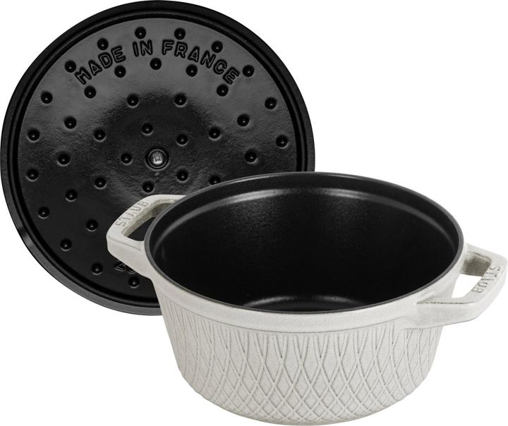 Productafbeelding Staub Twisted Cocotte 20 cm, rond, White Truffle, gietijzer 2,29 (20 cm, Braadpan + kasserol, Gietijzer)