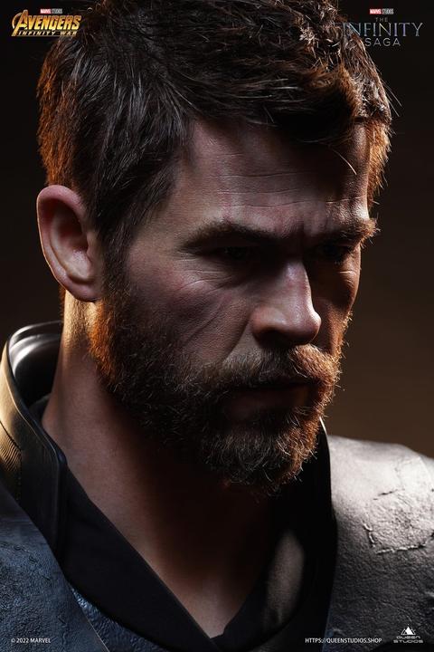 Actual product image Queen Studios Avengers - Infinity War Thor 1/1 Lifesize Büste