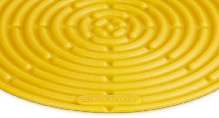 Actual product image Le Creuset Potholder Round Classic Nectar (Silicone)