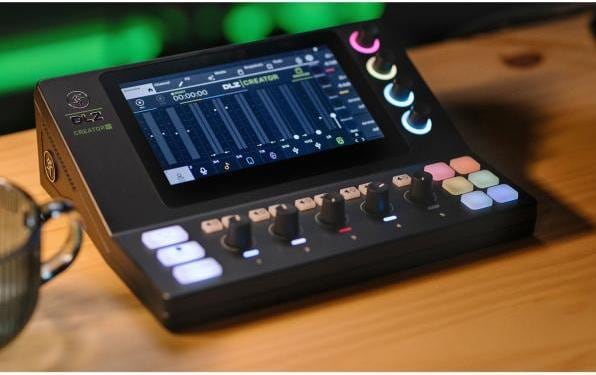 Actual product image Mackie DLZ Creator XS (Studio- and Livemixer)