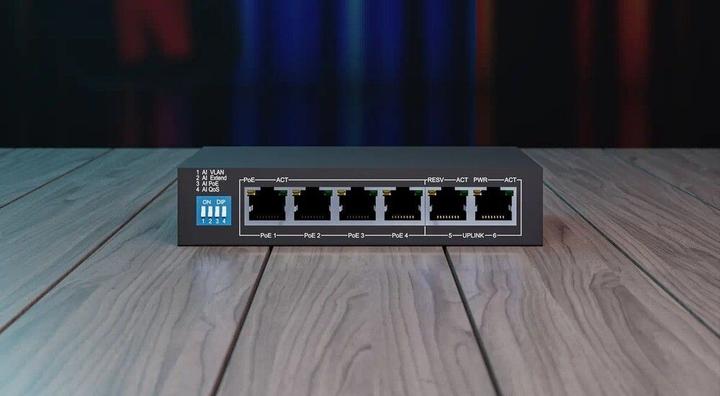 Productafbeelding Extralink EX.14831 netwerkschakelaar Unmanaged L2 Fast Ethernet (10/100) Power over Ethernet (PoE) (6 ports)