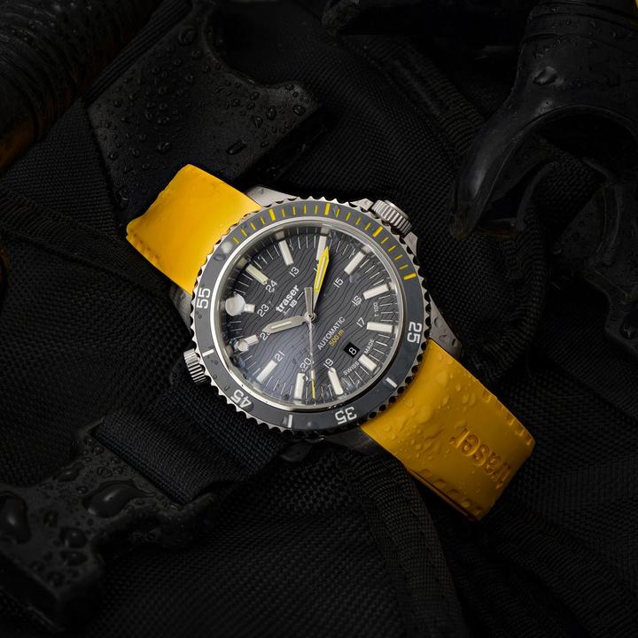 Actual product image Traser H3 110331 P67 Diver Automatic T100 Grey 46mm 50ATM (Diving watch, 46 mm)