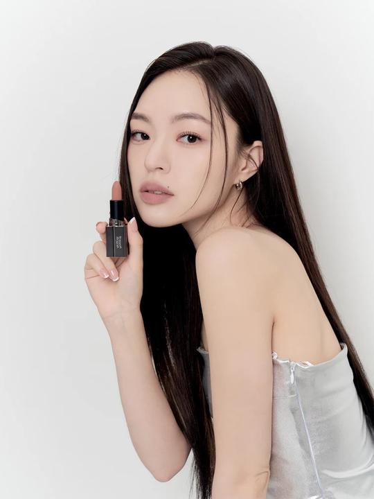 Actual product image Muzigae Mansion Moodwear Blur Lip Stick Soft Blurring Tint Long-Lasting Hydrating Waterproof