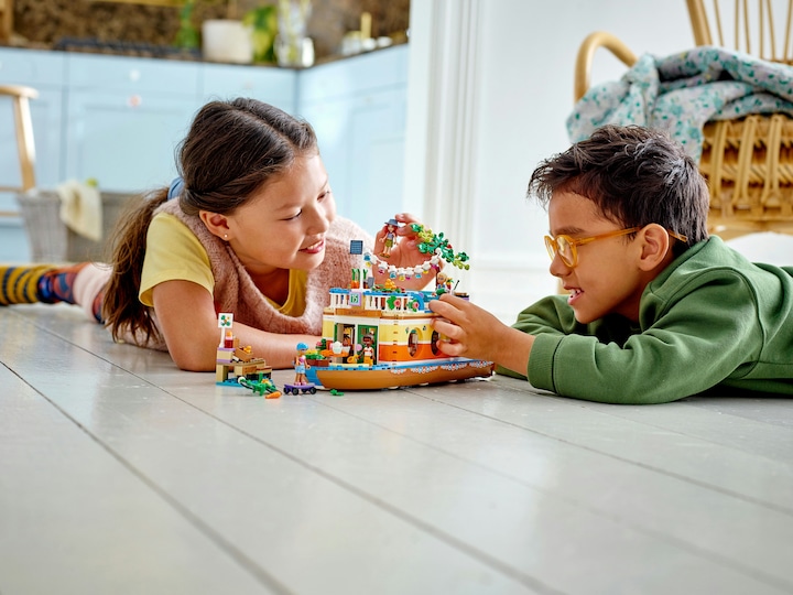 Actual product image LEGO Houseboat (41702, LEGO Friends)