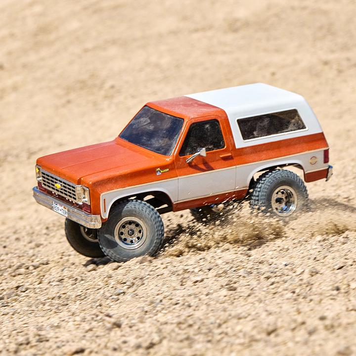 Productafbeelding FMS Chevrolet K5 Blazer 1:24 oranje - RTR 2,4GHz (RTR Gereed voor gebruik)