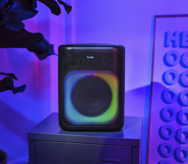 Actual product image Trust Azura (11 h, Electrical connection)