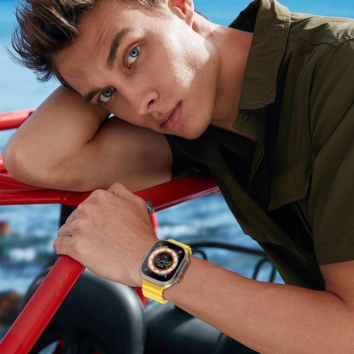 Actual product image Tech-Protect IconBand Pro strap for Apple Watch 4 / 5 / 6 / 7 / 8 / 9 / SE / Ultra 1 / 2 (42/44/45/4 (TPU)