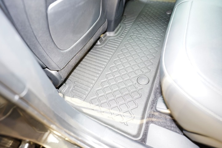 Actual product image Aristar All-weather floor mats for Kia EV6 from 2021 (1 set of 4 floor mats)