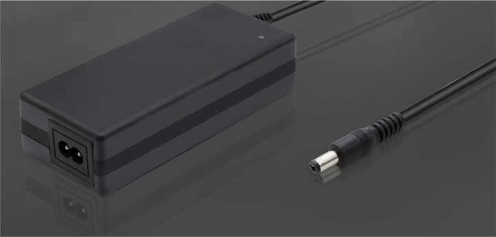 Actual product image Qoltec Ładowarka do baterii roweru elektrycznego 36V | 42V | 2A | 5.5*2.1 (E-bike charger)