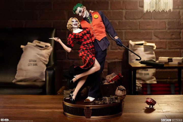 Actual product image Sideshow DC Comics Mythos Statue 1/5 The Joker and Harley Quinn: Lawless Love 41 cm