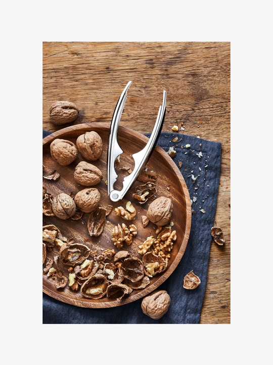 Produktbild WMF Nussknacker 2 Aussparungen für grosse und kleine Nüsse 16cm Zinkdruckguss Nut
