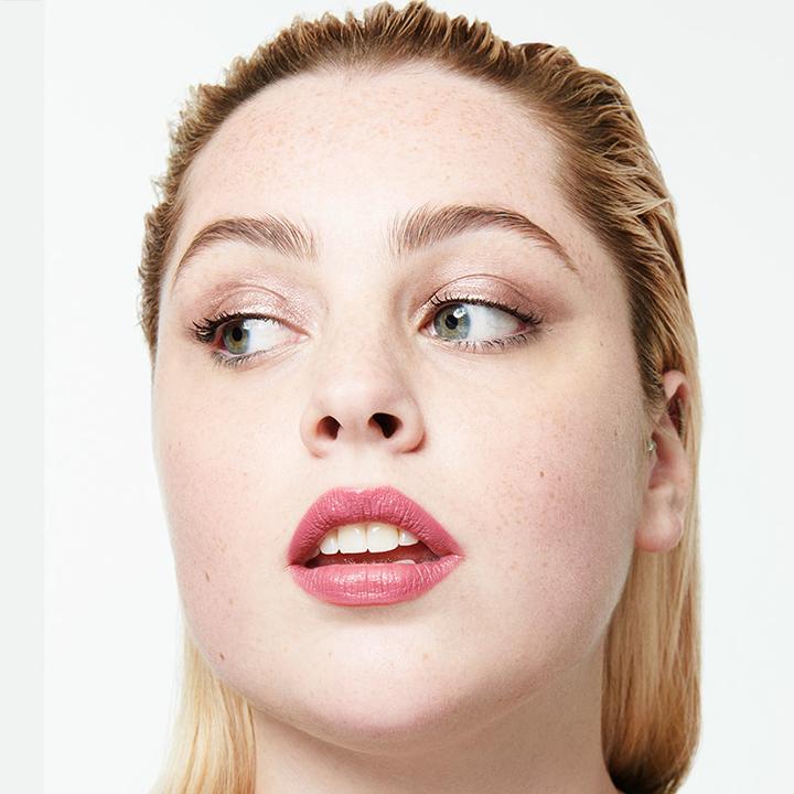 Image du produit Veralab Click In Kiss Velvet Lipstick 05 - A Luxurious Velvet Finish Lipstick (05 - Un rouge à lèvres au fini velours luxueux)