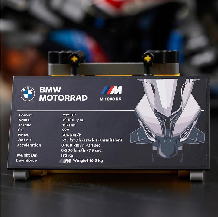 Actual product image LEGO BMW M 1000 RR (42130, LEGO Technic)