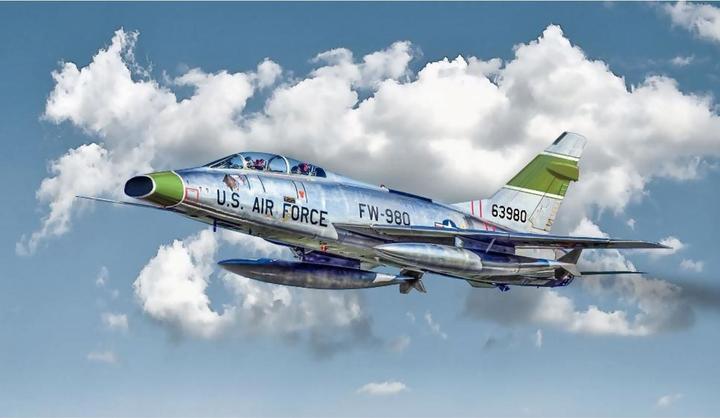 Italeri F-100F SUPER SABRE