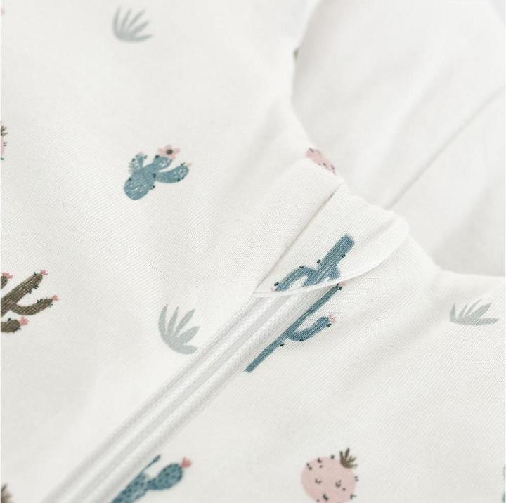 Actual product image Träumeland Baby-Ganzjahrschlafsack Jumper To Go Kaktusliebe Gr. 98 (98 cm, 2.5 TOG, All-season)