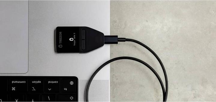 Actual product image Trezor Safe 3 - Solar Gold