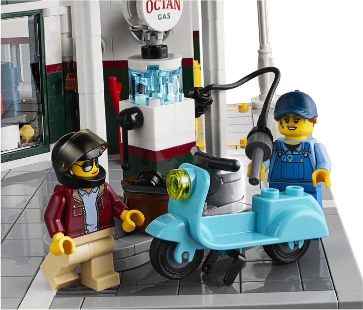 Actual product image LEGO Corner garage (10264, LEGO Creator Expert)