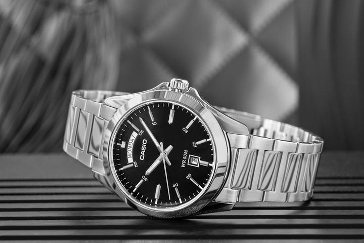 Actual product image Casio Collection (Analogue wristwatch, 45 mm)