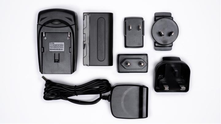 Produktbild SmallHD L-Series Battery Kit (1 Stk., Gerätespezifisch, Ladegerät inkl. Akku)