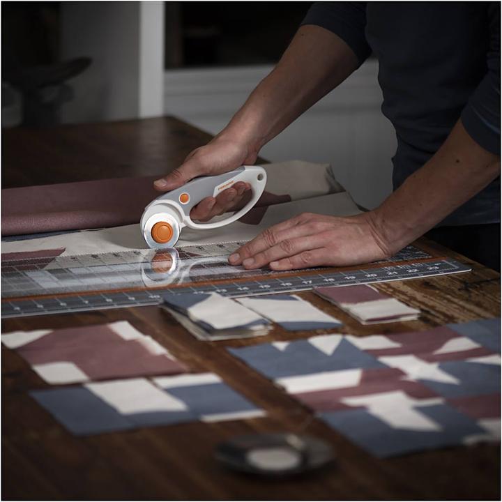 Produktbild Fiskars Titanium Rollmesser (Cutter)