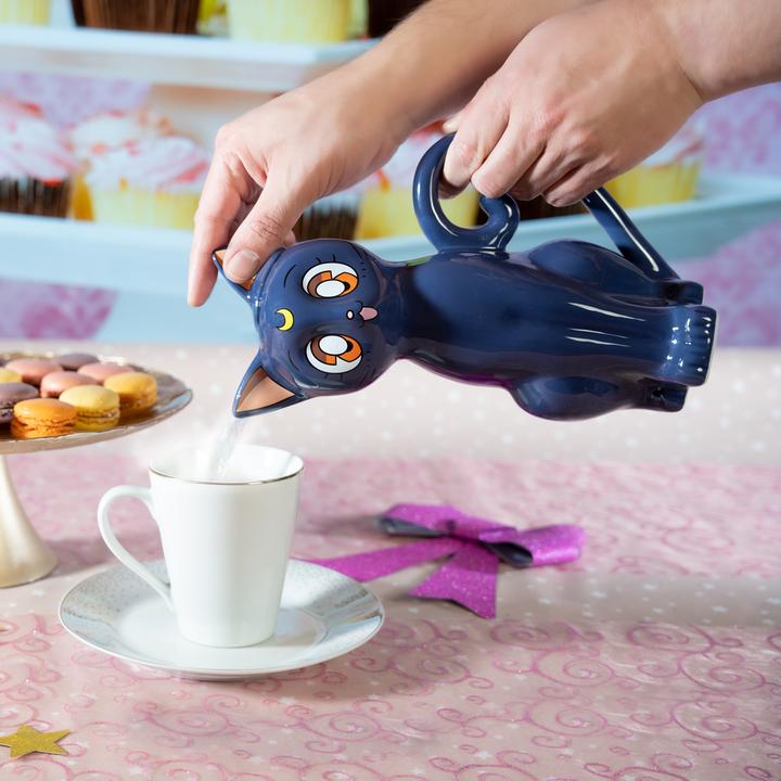 Actual product image ABYstyle SAILOR MOON - Teapot - Luna (1 l)