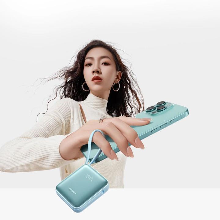 Actual product image Joyroom 22.5W Powerbank 10000mAh Fast Charging with Dual Cables - Blue (10000 mAh, 22.50 W, 38.50 Wh)