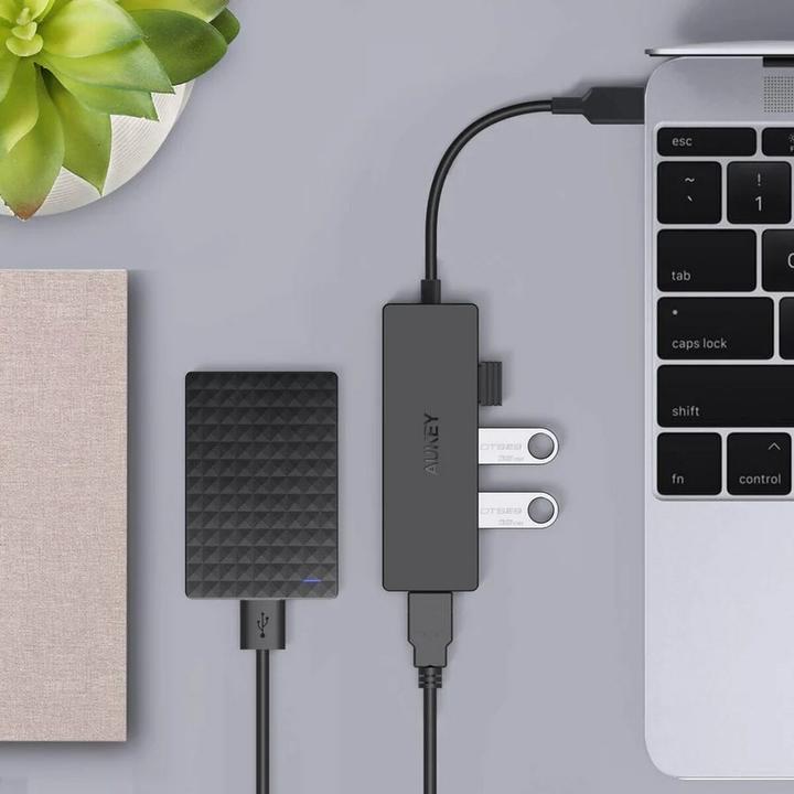 Actual product image Aukey CB-C64 Interface Hub Black Grey (USB-C, 4 ports)