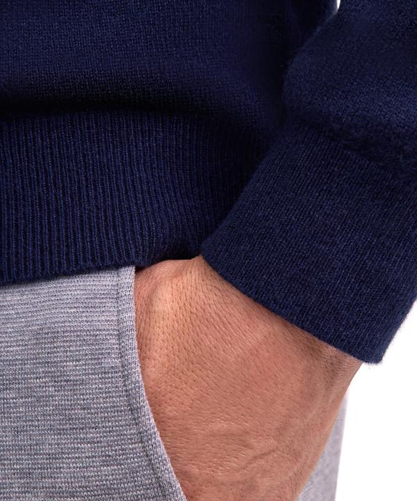 Actual product image Falke LU Classic V-Neck m (M)