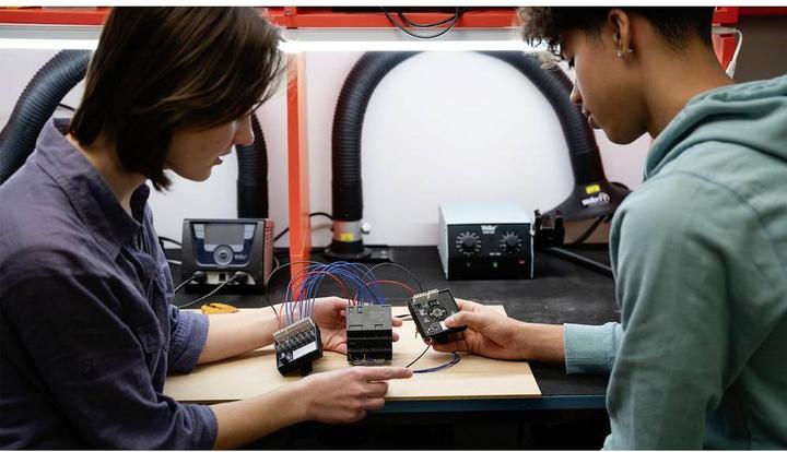 Produktbild Arduino AKX00051 - PLC-Starterkit