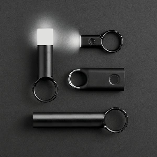 Actual product image Lexon Nomaday Brelok z latarką ciemnozielony/dark green LL136DG1