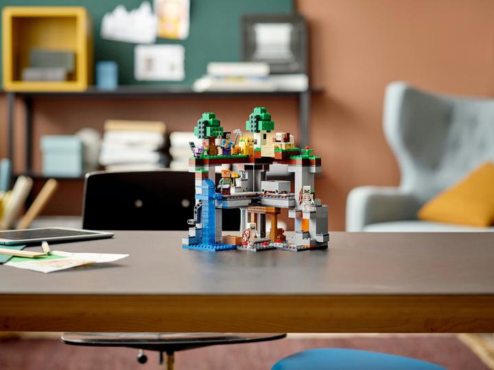 Produktbild LEGO Das erste Abenteuer (21169, LEGO Minecraft)